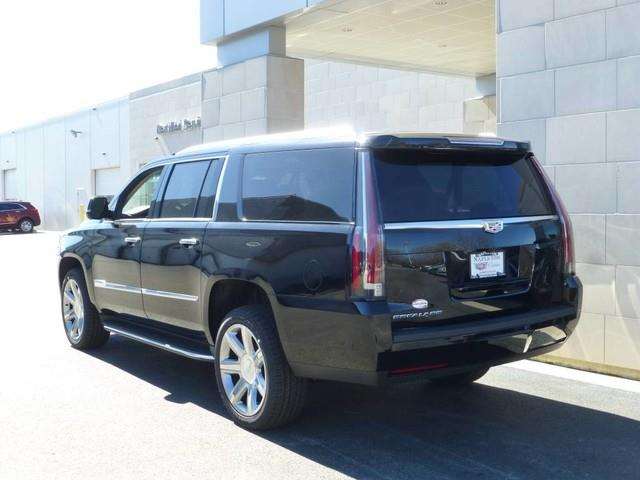 2017 Cadillac Escalade ESV 4x4 Luxury 4dr SUV